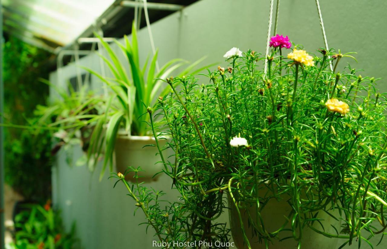 Ruby Phu Quoc Hostel Exterior foto