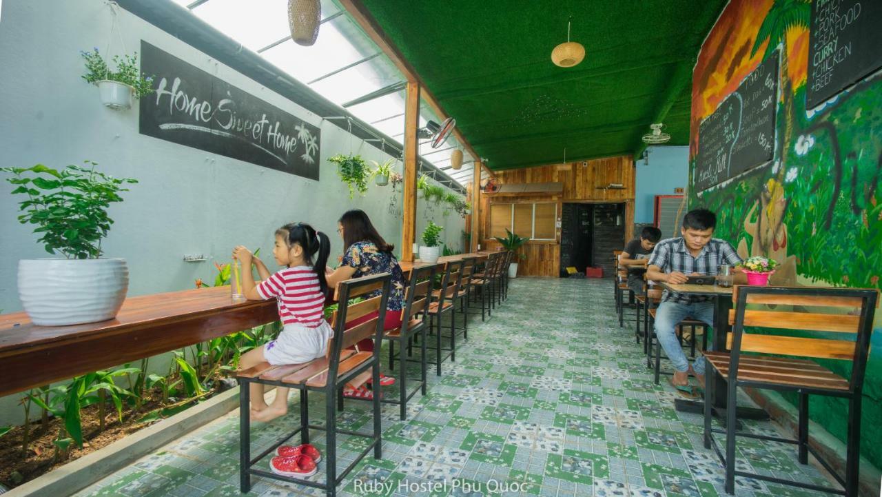 Ruby Phu Quoc Hostel Exterior foto