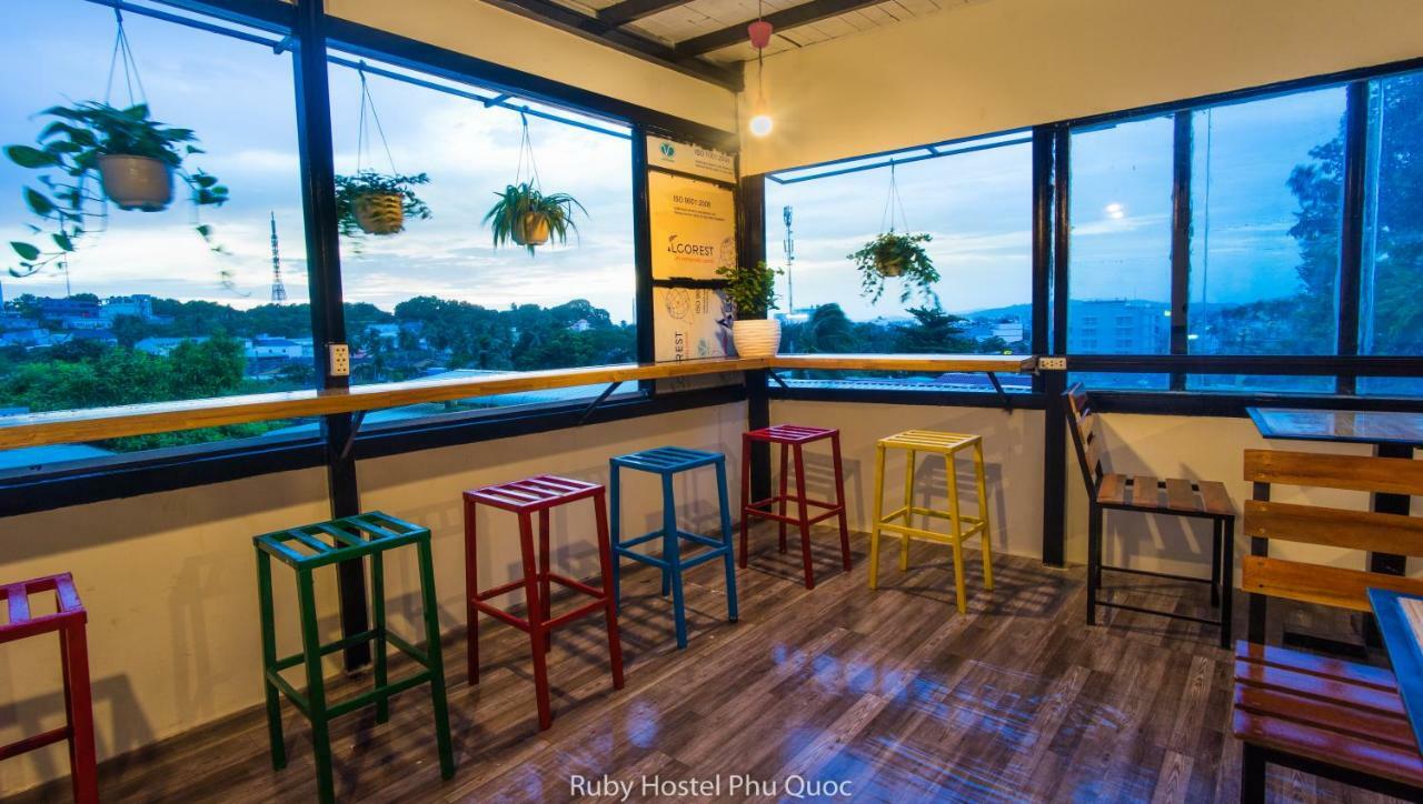 Ruby Phu Quoc Hostel Exterior foto