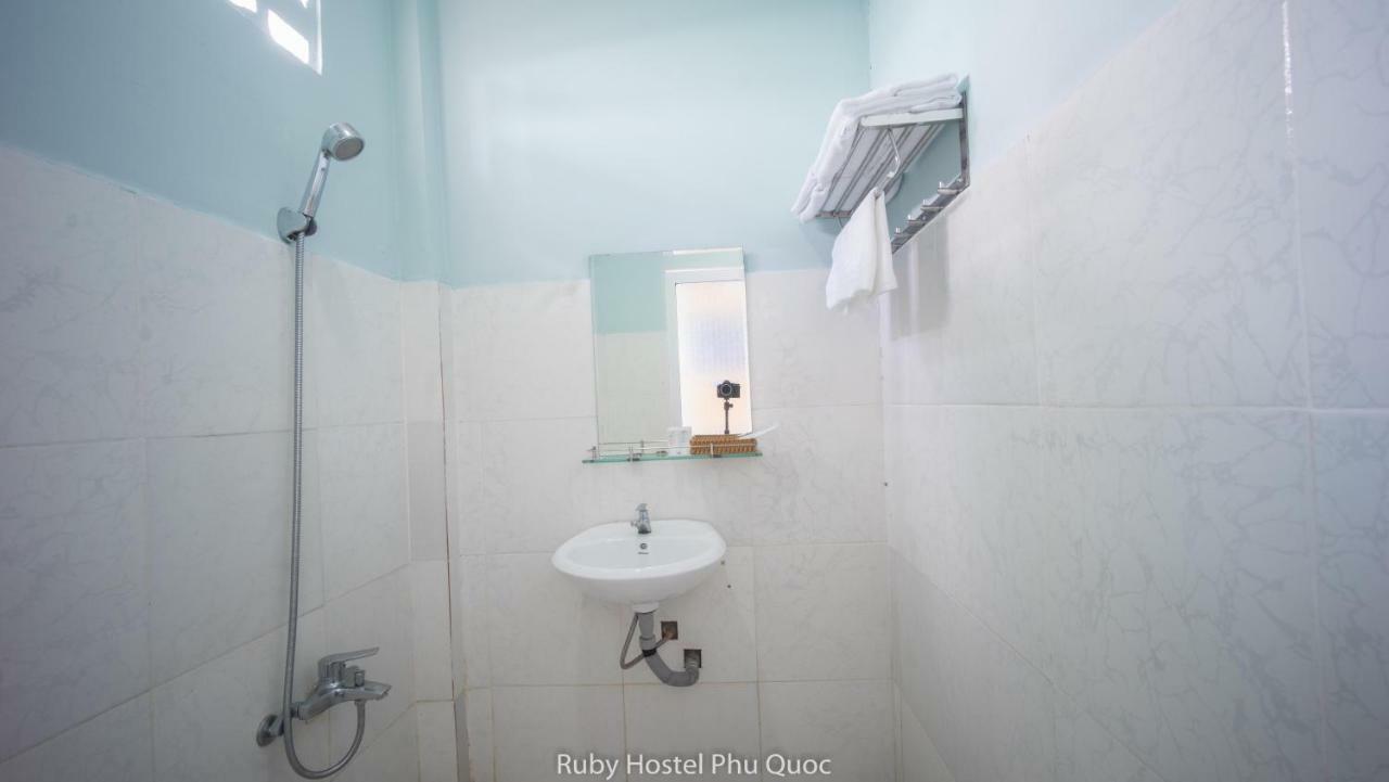 Ruby Phu Quoc Hostel Exterior foto