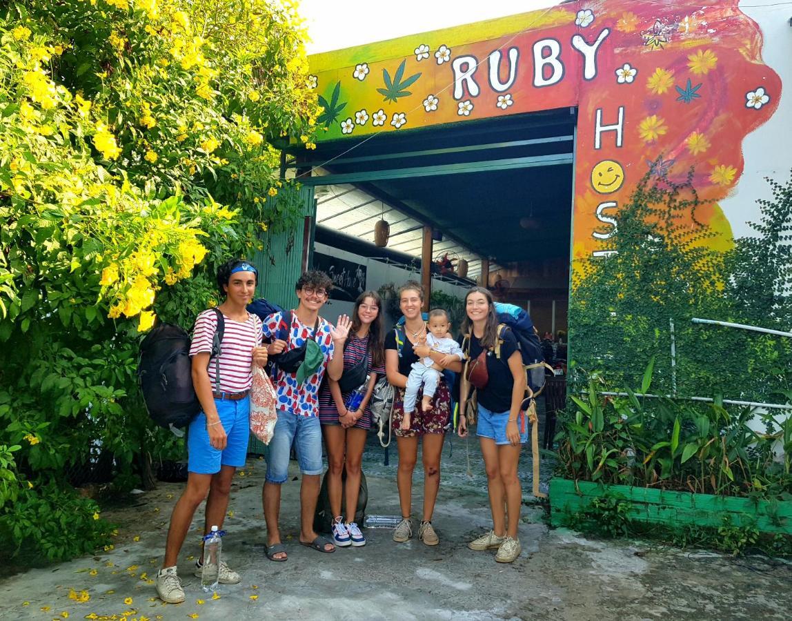 Ruby Phu Quoc Hostel Exterior foto